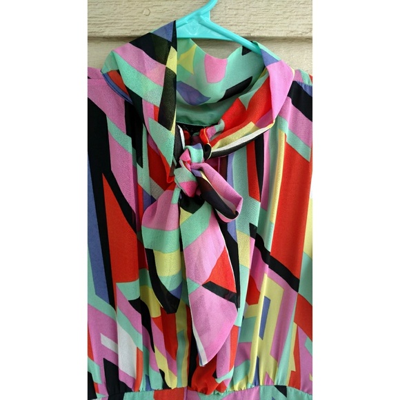 ILE New York Colorful Mod Sleeveless Dress - Picture 3 of 8